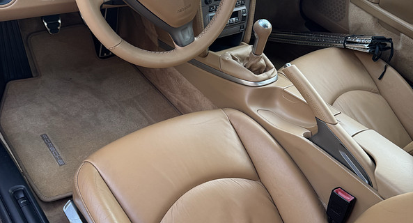 location-PORSCHE-Pusignan-roadstr
