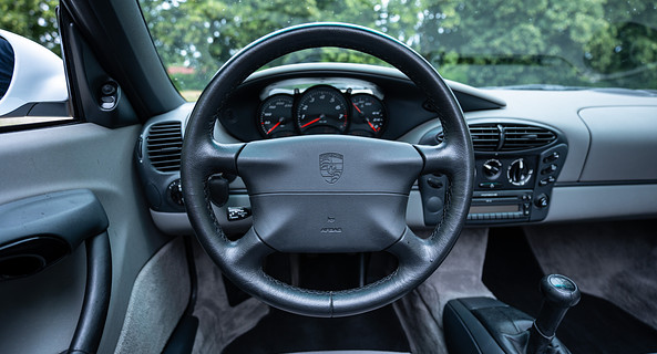 location-PORSCHE-Courbevoie-roadstr