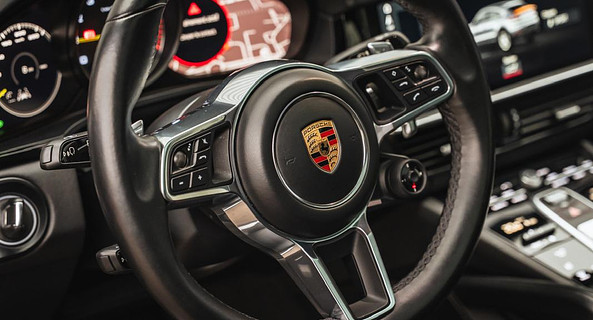 location-PORSCHE-Aix-en-Provence-roadstr