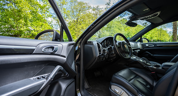 location-PORSCHE-Courbevoie-roadstr