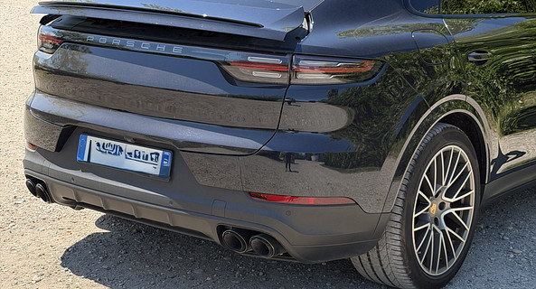 location-PORSCHE-Meyzieu-roadstr