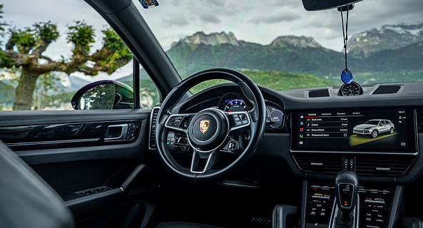location-PORSCHE-Villaz-roadstr
