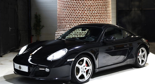 location-PORSCHE-Guillac-roadstr