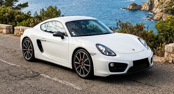 location-PORSCHE-Hyères-roadstr