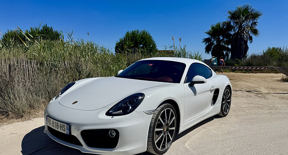 location-PORSCHE-Hyères-roadstr