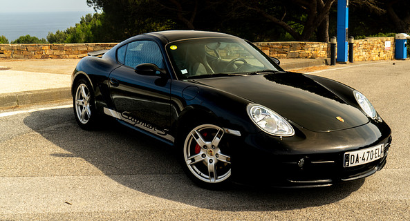 location-PORSCHE-La Seyne-sur-Mer-roadstr