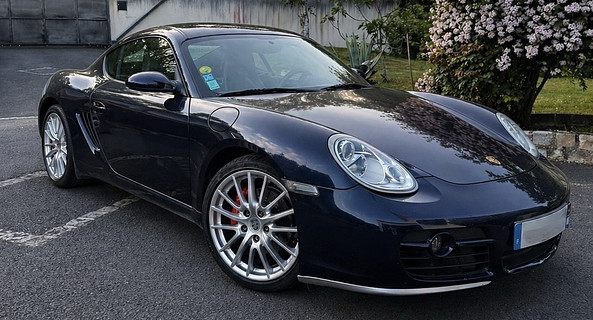 location-PORSCHE-Massy-roadstr