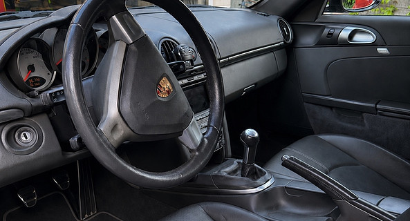location-PORSCHE-Massy-roadstr