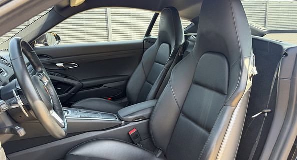 location-PORSCHE-Courbevoie-roadstr