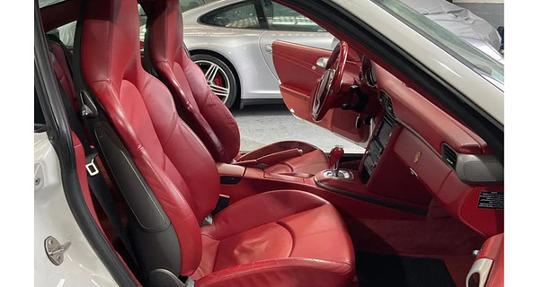 location-PORSCHE-Saint-Pryvé-Saint-Mesmin-roadstr