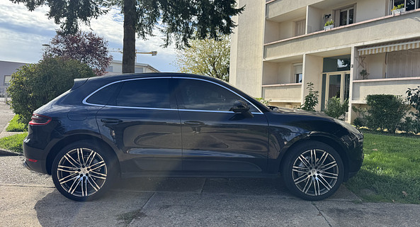 location-PORSCHE-Champagne-au-Mont-d'Or-roadstr