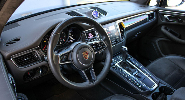 location-PORSCHE-Courbevoie-roadstr
