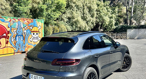 location-PORSCHE-Sainte-Maxime-roadstr