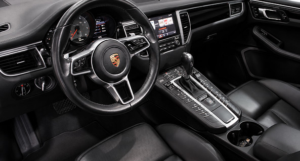 location-PORSCHE-Lyon-roadstr