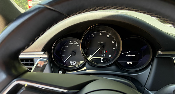 location-PORSCHE-Villepreux-roadstr