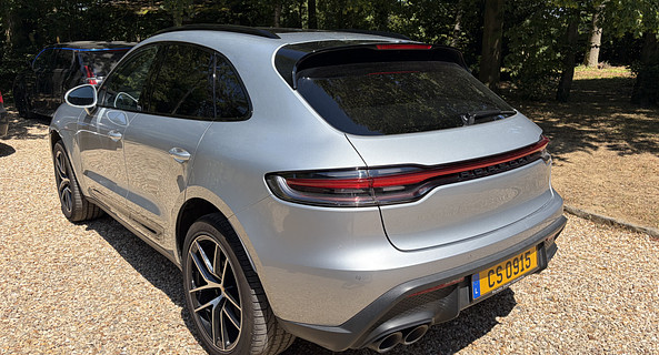 location-PORSCHE-Villepreux-roadstr