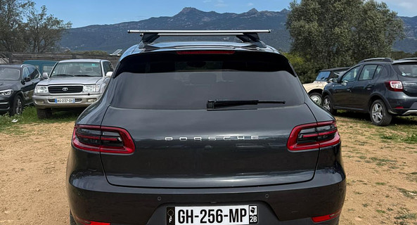 location-PORSCHE-Zonza-roadstr