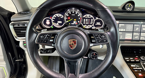 location-PORSCHE-Saint-Alban-roadstr