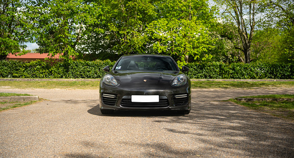 location-PORSCHE-Courbevoie-roadstr