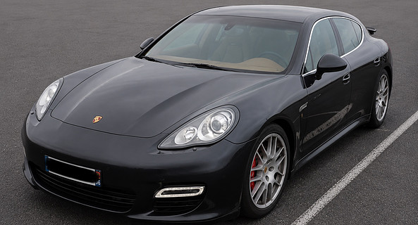 location-PORSCHE-Montpellier-roadstr