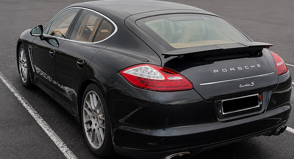 location-PORSCHE-Montpellier-roadstr