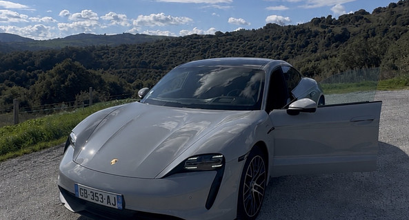 location-PORSCHE-Alixan-roadstr