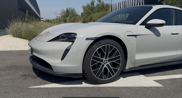location-PORSCHE-Alixan-roadstr