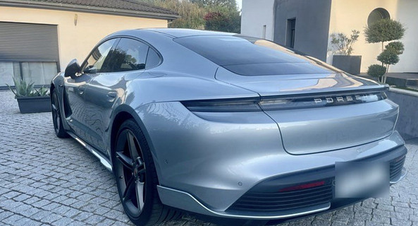 location-PORSCHE-Sainte-Soulle-roadstr