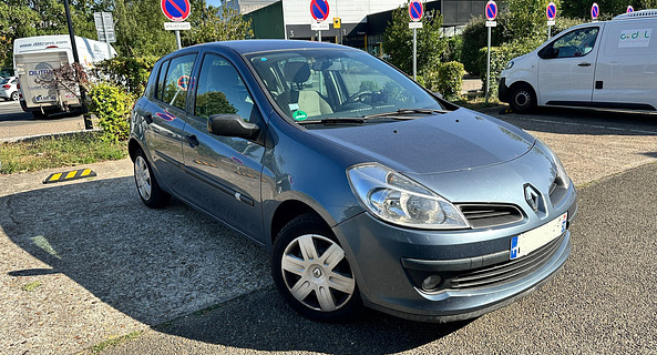 location-RENAULT-Voisins-le-Bretonneux-roadstr