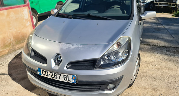 location-RENAULT-Hyères-roadstr