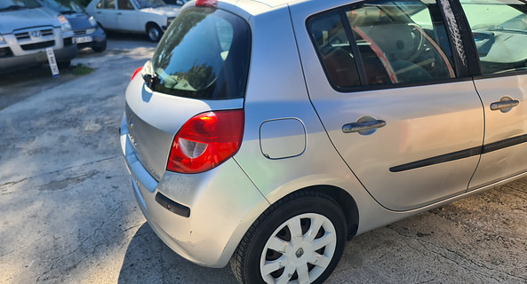 location-RENAULT-Hyères-roadstr