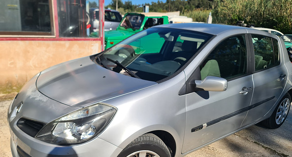 location-RENAULT-Hyères-roadstr