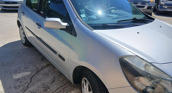 location-RENAULT-Hyères-roadstr