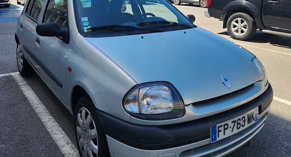 location-RENAULT-Ajaccio-roadstr