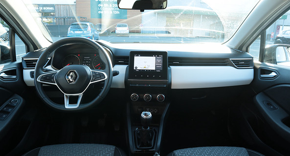 location-RENAULT-Amblainville-roadstr