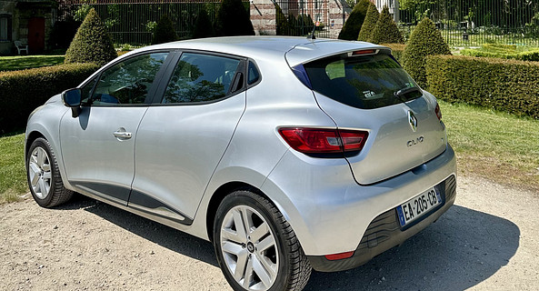 location-RENAULT-Chartres-roadstr
