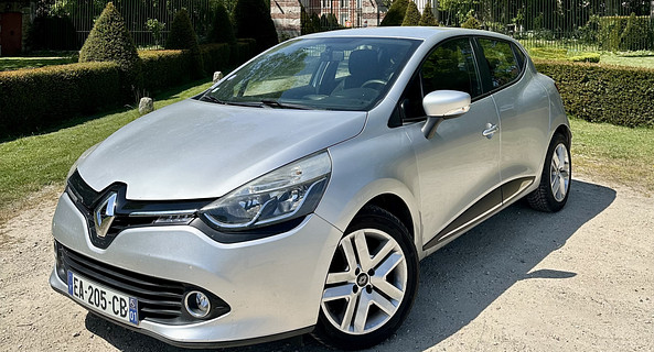 location-RENAULT-Chartres-roadstr