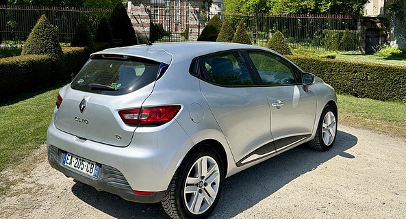 location-RENAULT-Chartres-roadstr