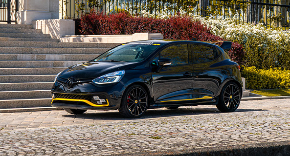 location-RENAULT-Paris-roadstr