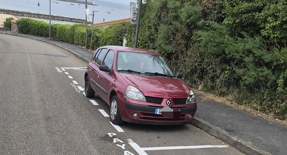 location-RENAULT-Urrugne-roadstr