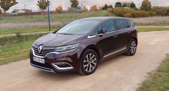 location-RENAULT-Dijon-roadstr