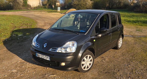 location-RENAULT-Quetigny-roadstr