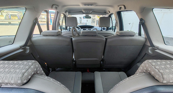 location-RENAULT-Saint-Denis-roadstr