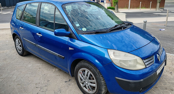 location-RENAULT-Saint-Denis-roadstr