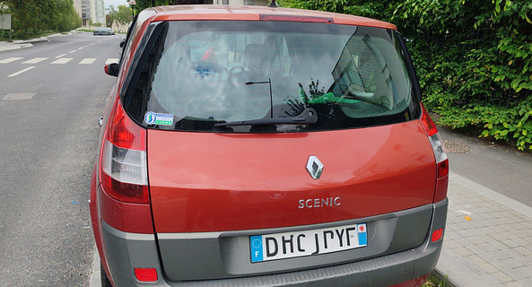location-RENAULT-Saint-Denis-roadstr