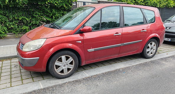 location-RENAULT-Saint-Denis-roadstr