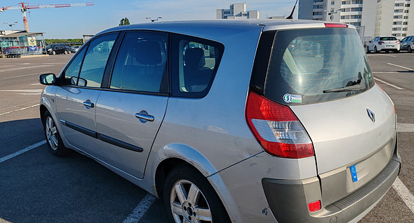 location-RENAULT-Saint-Denis-roadstr