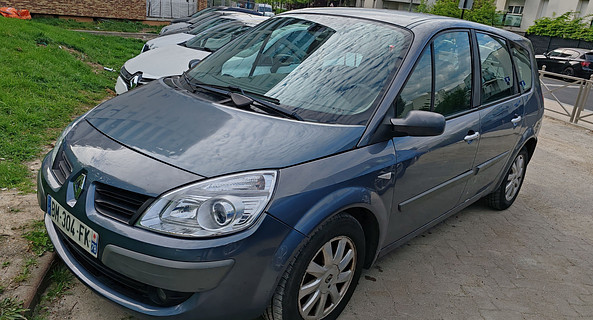 location-RENAULT-Saint-Denis-roadstr