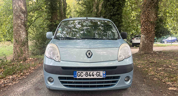 location-RENAULT-Trélissac-roadstr