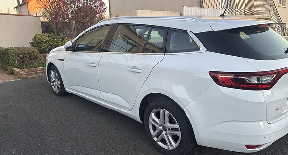 location-RENAULT-Saint-Christophe-du-Bois-roadstr